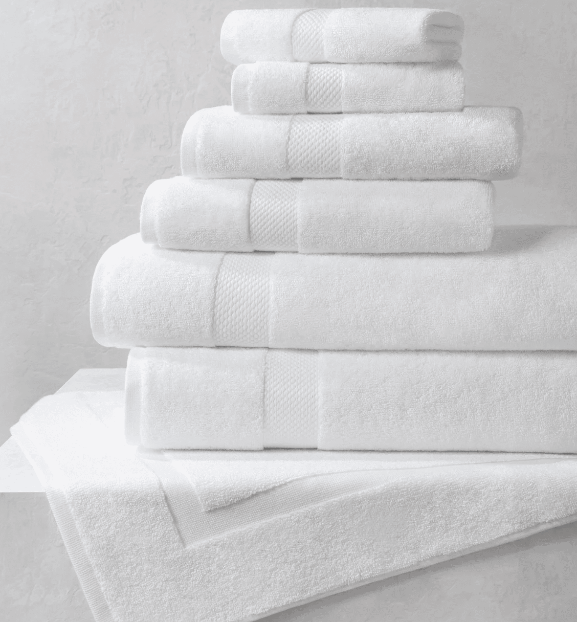 Kassatex Atelier 800-gram Bath Towel White